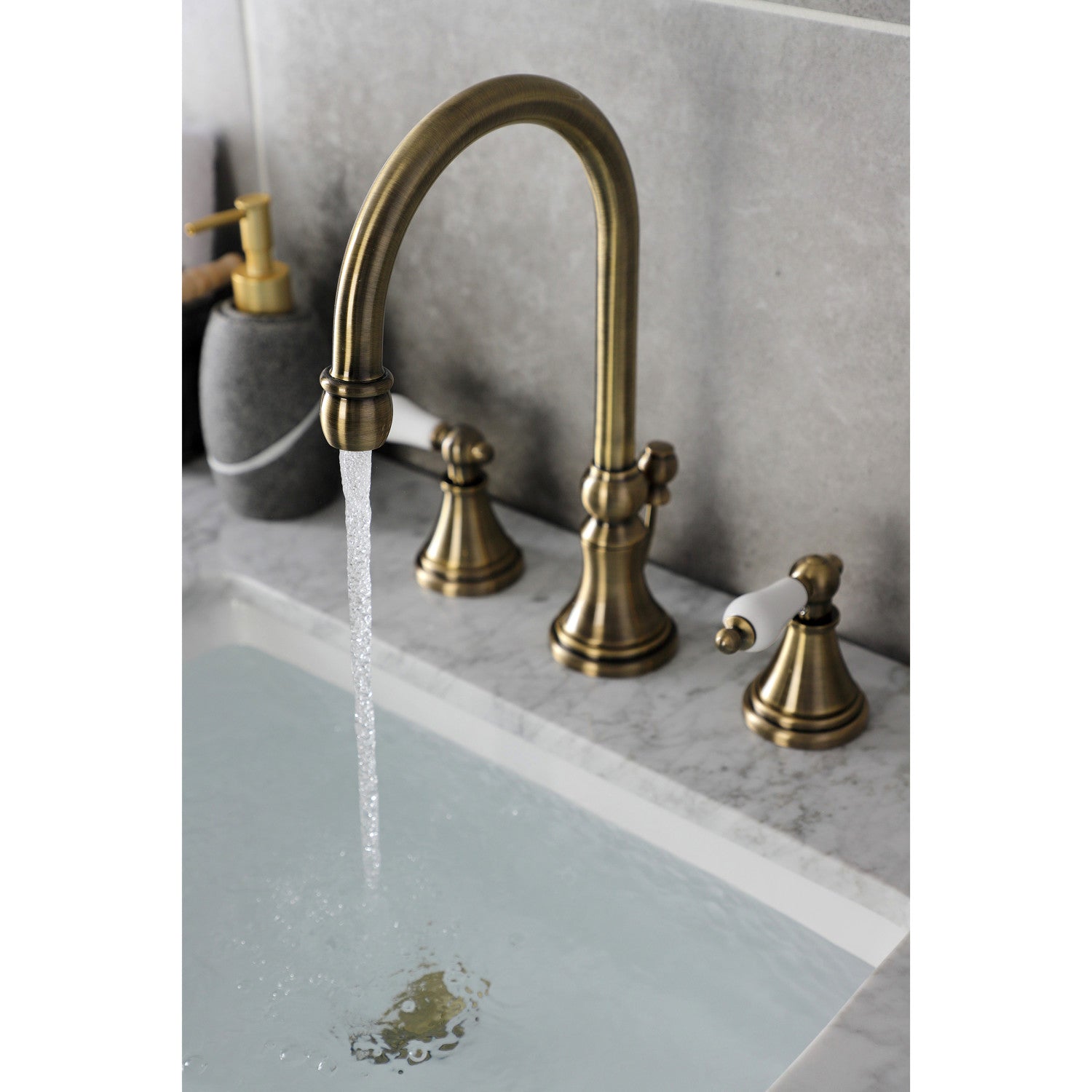 Kingston Tulare KS2983PL - Governor Two-Handle 3-Hole Deck Mount Widespread Bathroom Faucet with Brass Pop-Up, Antique Brass — thumbnail 3